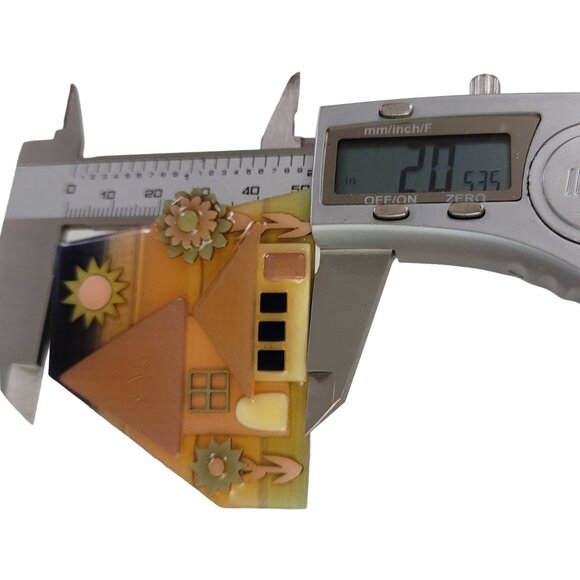 Lucinda Tan House Pink Green Flowers Pin K555 - Picture 5 of 7